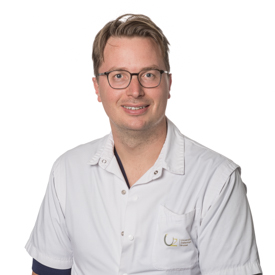 Dr Ben De Brucker